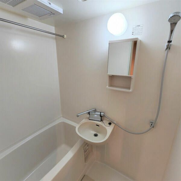 プレッソ新杉田の浴室