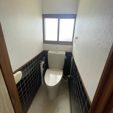 室蘭市絵鞆町2丁目2-3戸建のトイレ