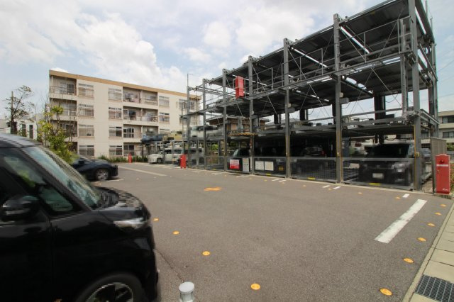 リコット東岡崎の駐車場