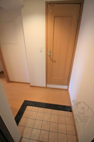 ラフレシール同心の玄関