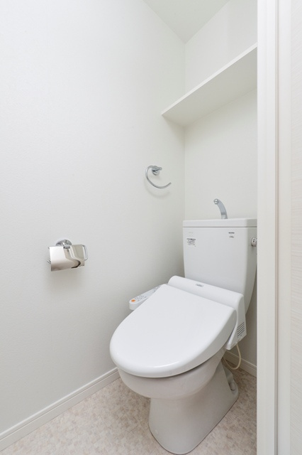 エンクレスト県庁前のトイレ|落ち着いた色調のトイレです
