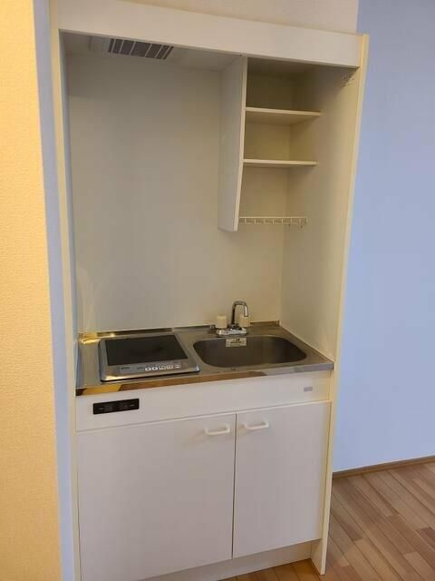 八王子市北野町のアパートのキッチン