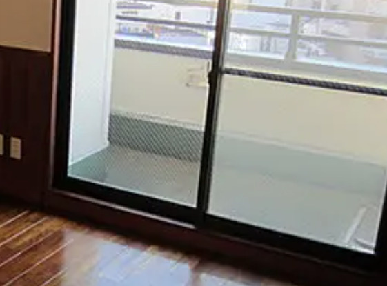 第３サカモトビルのバルコニー