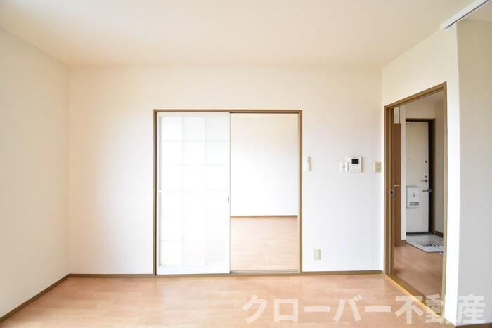 サニーコート白井の内装|ＤＫ８帖～南洋室６帖