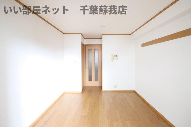 セモア中山の居間・リビング|こちらのリビングで趣味の時間をお楽しみください