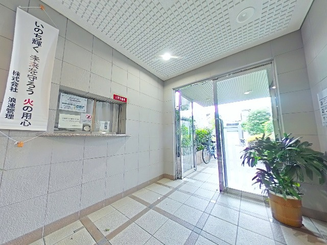 ルモン豊中曽根西町のロビー
