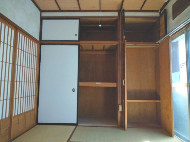 東小川　総和貸家の収納