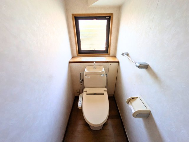 湯の山2丁目戸建てのトイレ|                                                  
