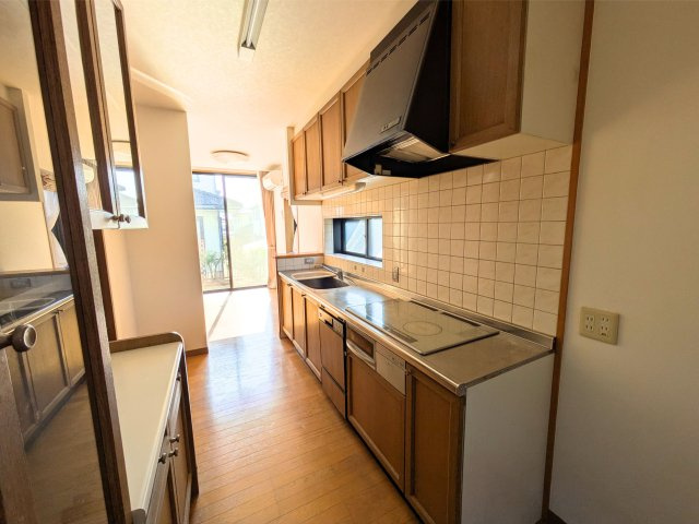 湯の山2丁目戸建てのキッチン|お料理しやすいキッチンです