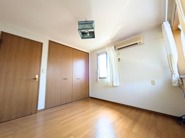 湯の山2丁目戸建ての洋室|                                                  