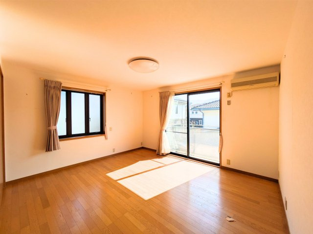 湯の山2丁目戸建ての洋室|                                                  