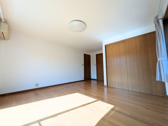 湯の山2丁目戸建ての洋室|                                                  