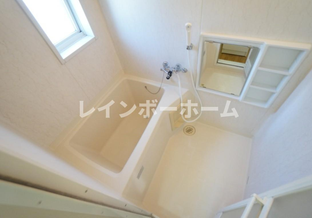 朝霞市本町２丁目のアパートの浴室