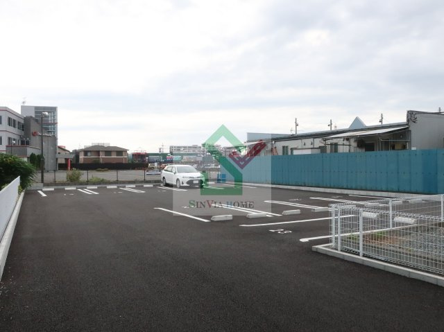 アプリコットAの駐車場