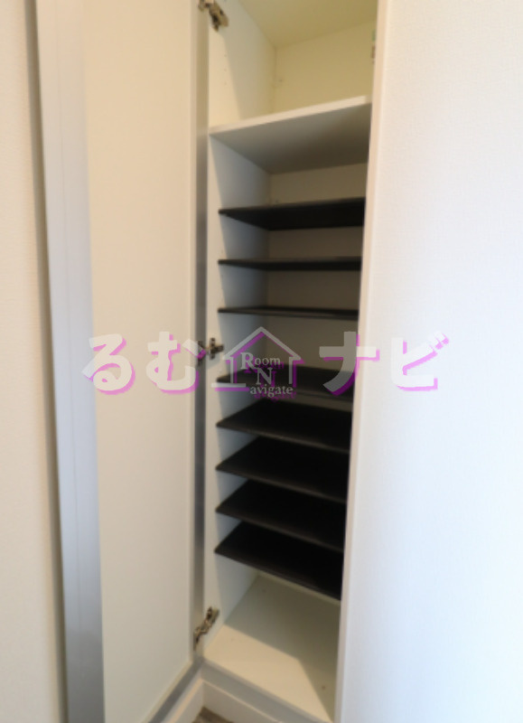 福岡市南区五十川１丁目のアパートの玄関