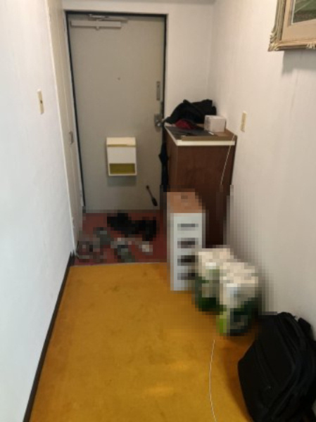秀和熱海西山レジデンスの玄関