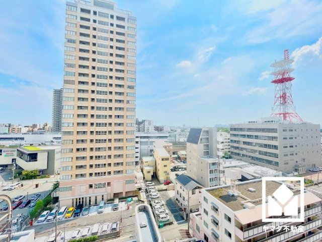 オリーブハイツ西宮の展望|12階建て10階部分につき、見晴らしの良い景色が広がります。開放感あふれる眺望と利便性が融合した住まい──穏やかな毎日をここから。