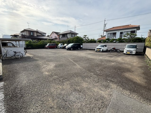 グランディールの駐車場