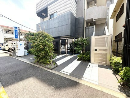 ＶＩＬＬＥＶＩＯ　ＫＡＳＡＩのエントランス|「葛西」駅徒歩９分！平成２９年築・オートロック＆宅配ボックス付きマンション、ＶＩＬＬＥＶＩＯ　ＫＡＳＡＩは即日現地案内可能となっておりますので、お気軽にお問い合わせください！