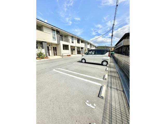 ヌォーヴォ・ドラーゴⅡの駐車場