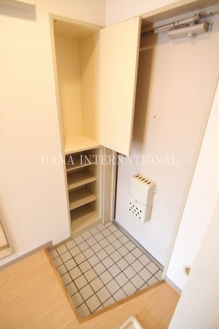 トーワマンションの玄関