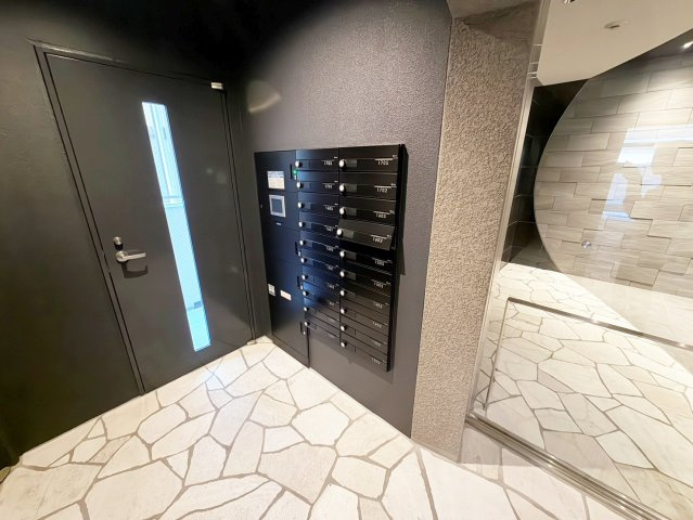 CEREJEIRA江坂のエントランス