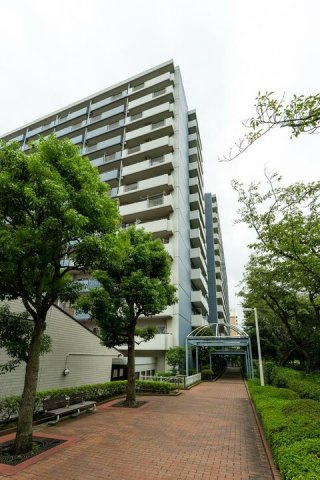 小松川パークマンション弐号棟（13階部分）／仲介手数料無料／新規フルリノベーションの外観