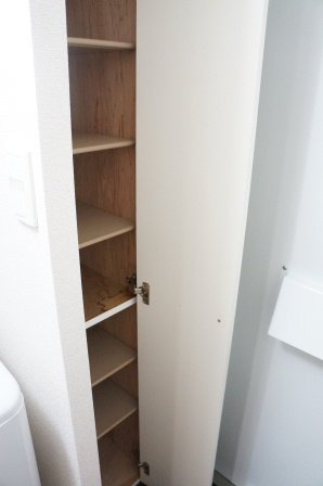 レオパレスポピンズの玄関|たっぷり収納できるシューズボックスです