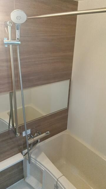 ラフィーネ生田Ⅱの浴室
