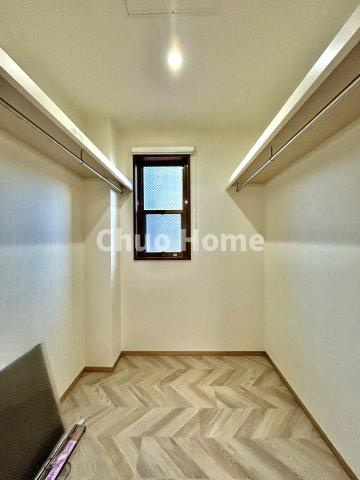 足立区東和1丁目中古住宅の収納|ウォークインクローゼット