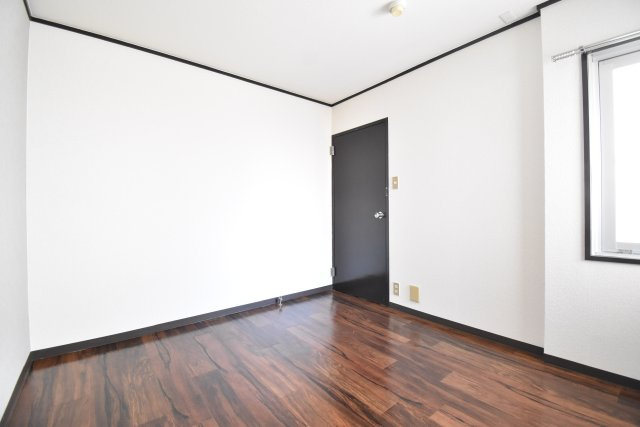 グレースハイム上住吉の洋室