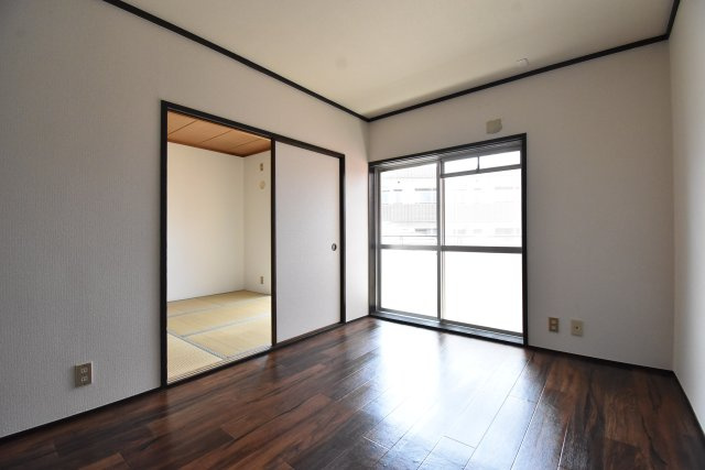 グレースハイム上住吉の洋室