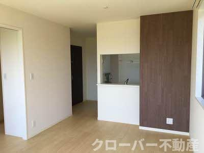 シャーメゾン郡家 C棟の居間・リビング