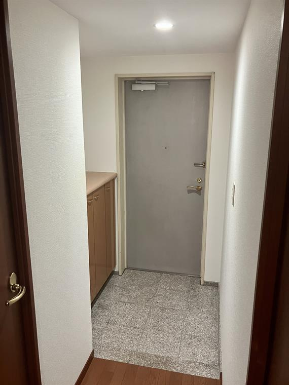 上大岡パーク・ホームズ弐番館の玄関