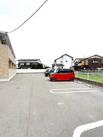 メリーアドニス　Ｂの駐車場