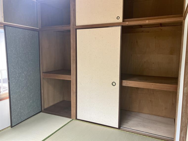 川戸町戸建の収納