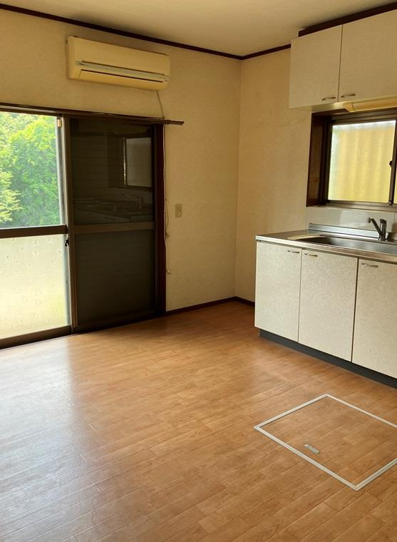 川戸町戸建の居間・リビング