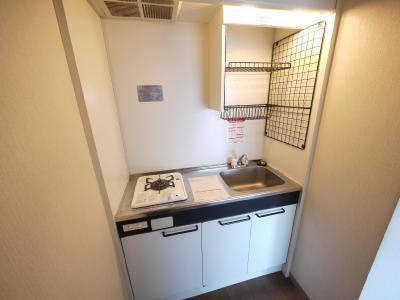 アドニスのキッチン|※写真は別の部屋のものです。