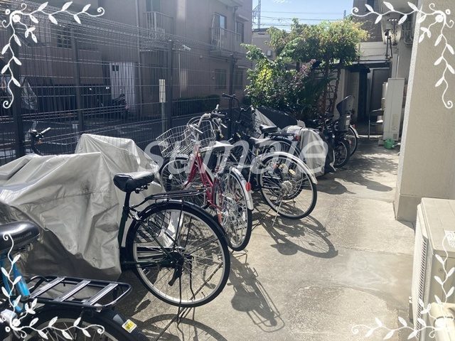 エクセレンス志村Ⅰのその他共用部分|自転車置き場。