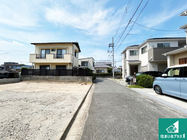 1(土)2(日)現地説明会　天理市前栽町の前面道路含む現地写真|駅やスーパー、小学校・中学校等日常生活に欠かせない情報や道のりもご紹介いたしますのでお気軽にご相談ください。