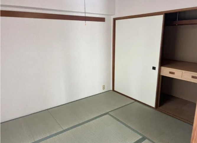 チュリス道後　2階　3LDKの和室