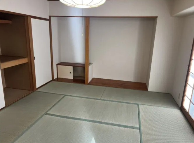 チュリス道後　2階　3LDKの和室