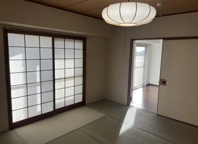 チュリス道後　2階　3LDKの和室