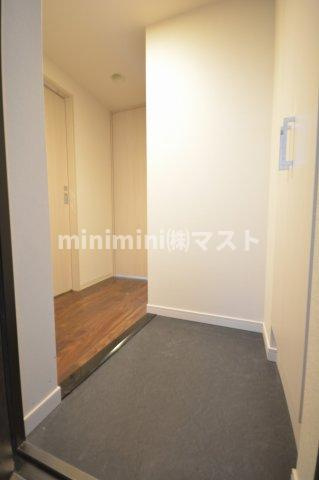 ララプレイス難波ガルテンの玄関