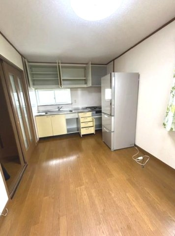茂原市小轡　中古戸建の居間・リビング|敷地約63坪 駐車4台 平成15年6月築 田園地帯で自然豊かな立地 2階リビング 