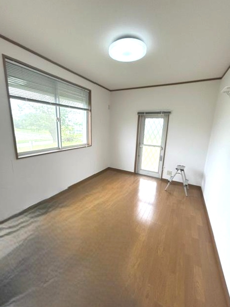 茂原市小轡　中古戸建の内装|敷地約63坪 駐車4台 平成15年6月築 田園地帯で自然豊かな立地 2階リビング 