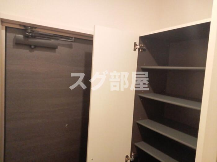 グレーシアタウン木崎　B棟の玄関