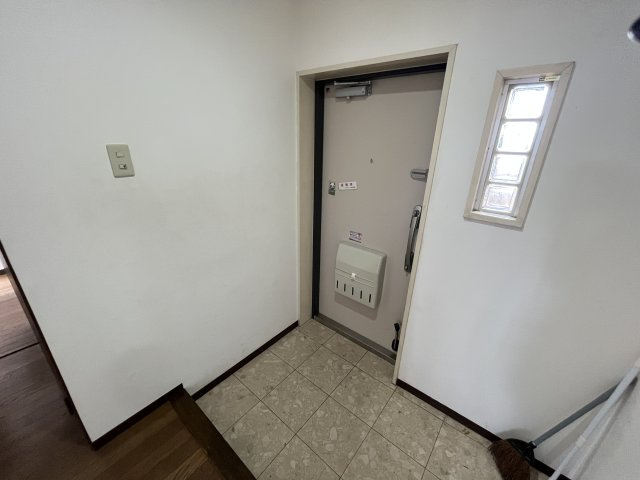 レックスガーデン守山弐番館　の玄関