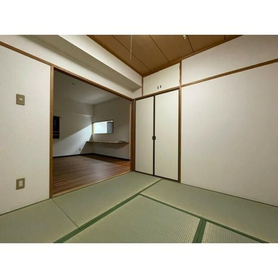【内装】 | コリーヌアンソレイエ | 別のお部屋の写真です