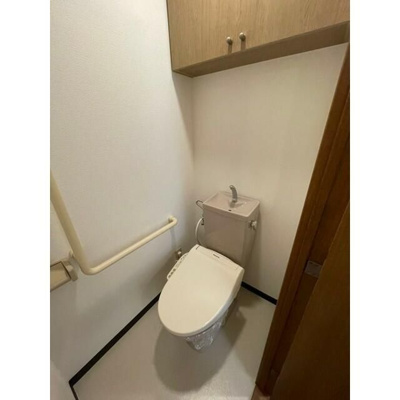 【トイレ】 | コリーヌアンソレイエ | 別のお部屋の写真です